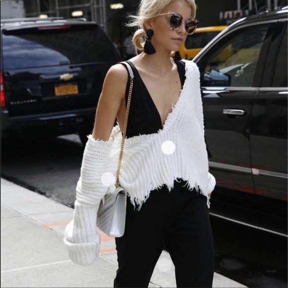 Wildfox Palmetto Distressed Reversible V Neck Sweater - Picture 3 of 9